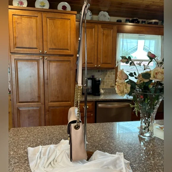 Michael Michael Kors Leather Crossbody color pinkish beige. 9”W x 7”H x 2 1/2”D - Picture 4 of 14